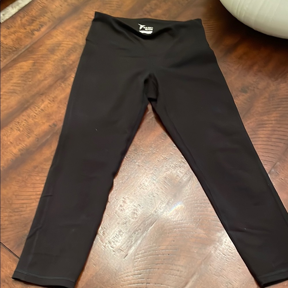 Old navy Black High-Waisted Leggings-slightly cropped